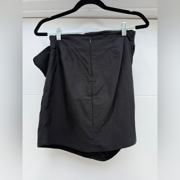 Blue Blush Women’s Black Ruffle Mini Skirt Ruched Draped Hem Detail Chic Size M - Picture 4 of 6